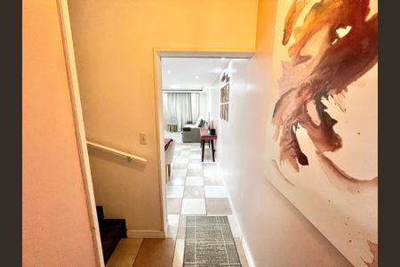 Casa à venda com 200m², 3 quartos e 2 vagas Casa à venda com 200m², 3 quartos e 2 vagasCorredor