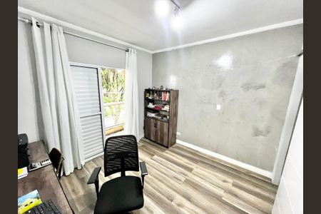 Casa à venda com 200m², 3 quartos e 2 vagas Casa à venda com 200m², 3 quartos e 2 vagasQuarto Suíte 2 / Escritório