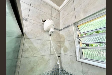 Casa à venda com 200m², 3 quartos e 2 vagas Casa à venda com 200m², 3 quartos e 2 vagasBanheiro da Suíte 1/2