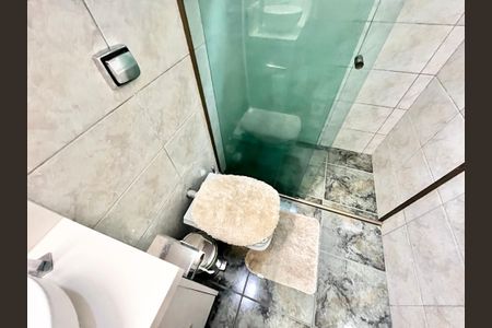 Casa à venda com 200m², 3 quartos e 2 vagas Casa à venda com 200m², 3 quartos e 2 vagasBanheiro da Suíte 1/2