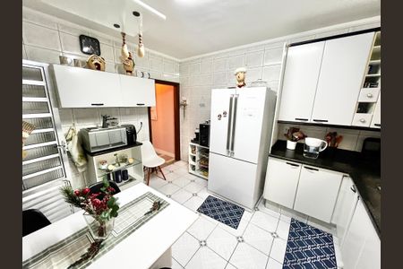 Casa à venda com 200m², 3 quartos e 2 vagas Casa à venda com 200m², 3 quartos e 2 vagasCozinha