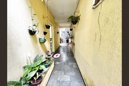 Casa à venda com 200m², 3 quartos e 2 vagas Casa à venda com 200m², 3 quartos e 2 vagasCorredor