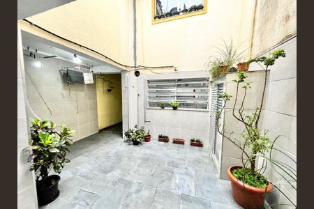 Casa à venda com 200m², 3 quartos e 2 vagas Casa à venda com 200m², 3 quartos e 2 vagasQuintal