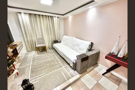 Casa à venda com 200m², 3 quartos e 2 vagas Casa à venda com 200m², 3 quartos e 2 vagasSala