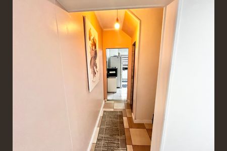 Casa à venda com 200m², 3 quartos e 2 vagas Casa à venda com 200m², 3 quartos e 2 vagasCorredor