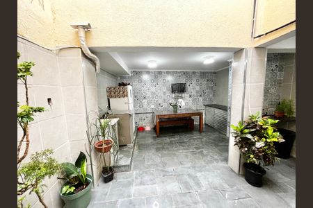 Casa à venda com 200m², 3 quartos e 2 vagas Casa à venda com 200m², 3 quartos e 2 vagasQuintal