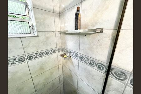 Casa à venda com 200m², 3 quartos e 2 vagas Casa à venda com 200m², 3 quartos e 2 vagasBanheiro da Suíte 1/2