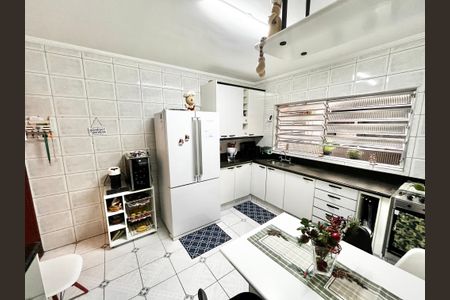 Casa à venda com 200m², 3 quartos e 2 vagas Casa à venda com 200m², 3 quartos e 2 vagasCozinha