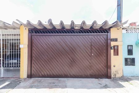 Casa para alugar com 80m², 2 quartos e 2 vagasFachada