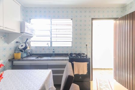 Casa para alugar com 80m², 2 quartos e 2 vagasCozinha