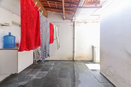 Casa para alugar com 80m², 2 quartos e 2 vagasLavanderia