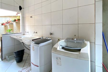 Casa à venda com 280m², 3 quartos e 1 vagaÁrea de Serviço