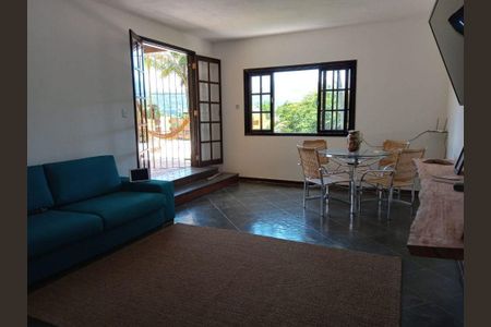 Casa à venda com 4 quartos, 500m² em Várzea das Moças, Niterói