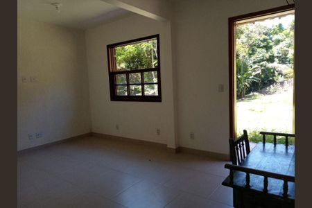 Casa à venda com 4 quartos, 500m² em Várzea das Moças, Niterói