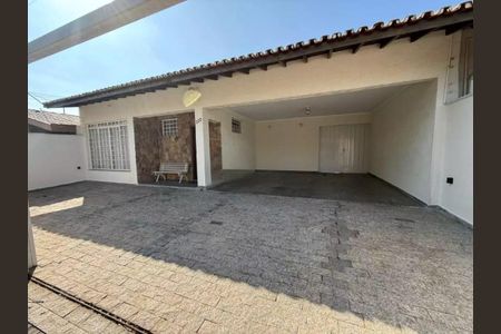 Casa à venda com 320m², 4 quartos e 5 vagas Casa à venda com 320m², 4 quartos e 5 vagasFoto 01
