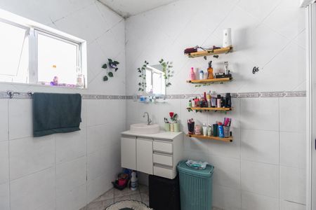 Casa à venda com 118m², 2 quartos e 2 vagasBanheiro