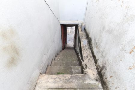 Casa à venda com 118m², 2 quartos e 2 vagasEscada Éxterna