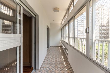 Varanda da Suíte 1 de apartamento para alugar com 3 quartos, 192m² em Higienópolis, São Paulo
