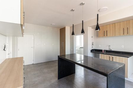 Apartamento para alugar com 192m², 3 quartos e 1 vaga Apartamento para alugar com 192m², 3 quartos e 1 vagaCozinha