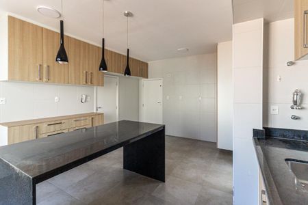 Apartamento para alugar com 192m², 3 quartos e 1 vaga Apartamento para alugar com 192m², 3 quartos e 1 vagaCozinha