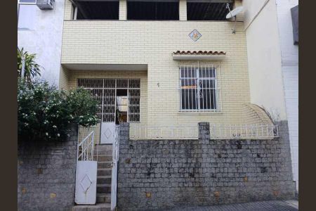 Casa à venda com 60m², 2 quartos e 1 vaga