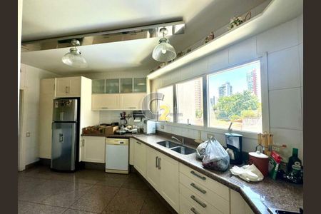 Apartamento à venda com 270m², 2 quartos e 7 vagas