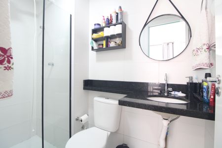 Banheiro da suíte de apartamento à venda com 1 quarto, 28m² em Socorro, São Paulo