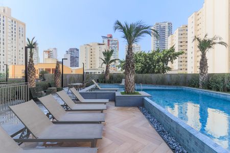 Apartamento à venda com 157m², 3 quartos e 2 vagas Apartamento à venda com 157m², 3 quartos e 2 vagasÁrea comum - Piscina
