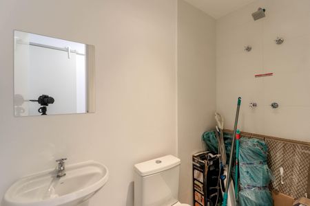 Apartamento à venda com 157m², 3 quartos e 2 vagas Apartamento à venda com 157m², 3 quartos e 2 vagasBanheiro de Serviço