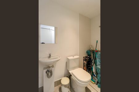 Apartamento à venda com 157m², 3 quartos e 2 vagas Apartamento à venda com 157m², 3 quartos e 2 vagasBanheiro de Serviço