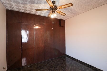 Casa à venda com 350m², 3 quartos e 3 vagas Casa à venda com 350m², 3 quartos e 3 vagasQuarto 1