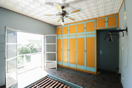 Casa à venda com 350m², 3 quartos e 3 vagas Casa à venda com 350m², 3 quartos e 3 vagasQuarto 2