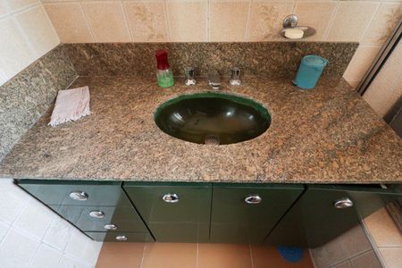 Casa à venda com 350m², 3 quartos e 3 vagas Casa à venda com 350m², 3 quartos e 3 vagasBanheiro Social