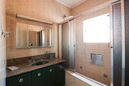 Casa à venda com 350m², 3 quartos e 3 vagas Casa à venda com 350m², 3 quartos e 3 vagasBanheiro Social