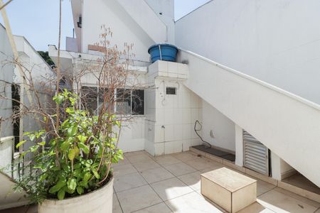 Casa à venda com 350m², 3 quartos e 3 vagas Casa à venda com 350m², 3 quartos e 3 vagasQuintal e Área de Serviço