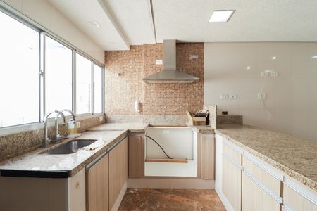 Casa à venda com 350m², 3 quartos e 3 vagas Casa à venda com 350m², 3 quartos e 3 vagasCozinha