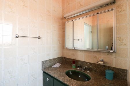 Casa à venda com 350m², 3 quartos e 3 vagas Casa à venda com 350m², 3 quartos e 3 vagasBanheiro Social