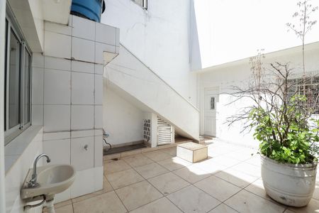 Casa à venda com 350m², 3 quartos e 3 vagas Casa à venda com 350m², 3 quartos e 3 vagasQuintal e Área de Serviço