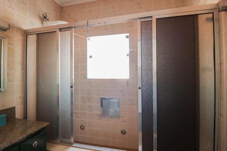 Casa à venda com 350m², 3 quartos e 3 vagas Casa à venda com 350m², 3 quartos e 3 vagasBanheiro Social