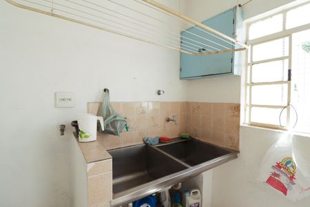 Casa à venda com 350m², 3 quartos e 3 vagas Casa à venda com 350m², 3 quartos e 3 vagasQuintal e Área de Serviço