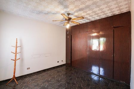 Casa à venda com 350m², 3 quartos e 3 vagas Casa à venda com 350m², 3 quartos e 3 vagasQuarto 1