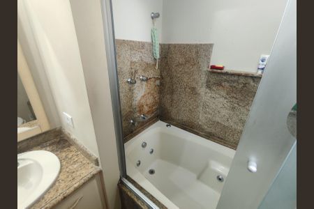 Apartamento à venda com 183m², 3 quartos e 3 vagas Apartamento à venda com 183m², 3 quartos e 3 vagasBanheiro