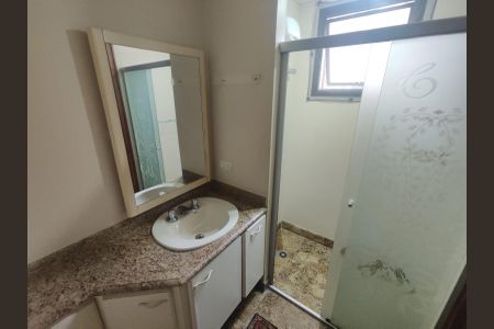 Apartamento à venda com 183m², 3 quartos e 3 vagas Apartamento à venda com 183m², 3 quartos e 3 vagasBanheiro