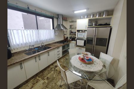 Apartamento à venda com 183m², 3 quartos e 3 vagas Apartamento à venda com 183m², 3 quartos e 3 vagasCozinha