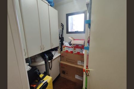 Apartamento à venda com 183m², 3 quartos e 3 vagas Apartamento à venda com 183m², 3 quartos e 3 vagasÁrea de serviço