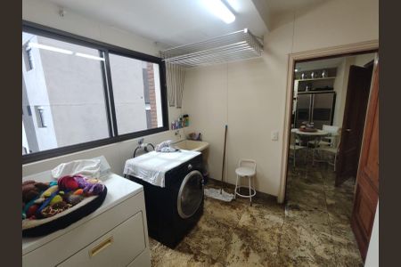 Apartamento à venda com 183m², 3 quartos e 3 vagas Apartamento à venda com 183m², 3 quartos e 3 vagasÁrea de serviço