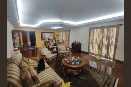 Apartamento à venda com 183m², 3 quartos e 3 vagas Apartamento à venda com 183m², 3 quartos e 3 vagasSala de jantar