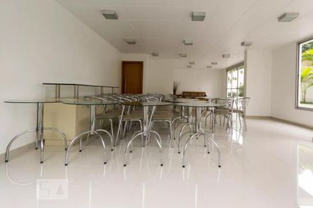 Apartamento à venda com 190m², 3 quartos e 2 vagas Apartamento à venda com 190m², 3 quartos e 2 vagasSalão de Festas