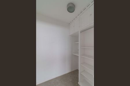 Apartamento à venda com 190m², 3 quartos e 2 vagas Apartamento à venda com 190m², 3 quartos e 2 vagasQuarto de Serviço