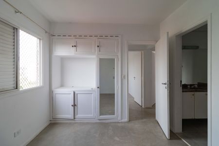 Apartamento à venda com 190m², 3 quartos e 2 vagas Apartamento à venda com 190m², 3 quartos e 2 vagasSuíte